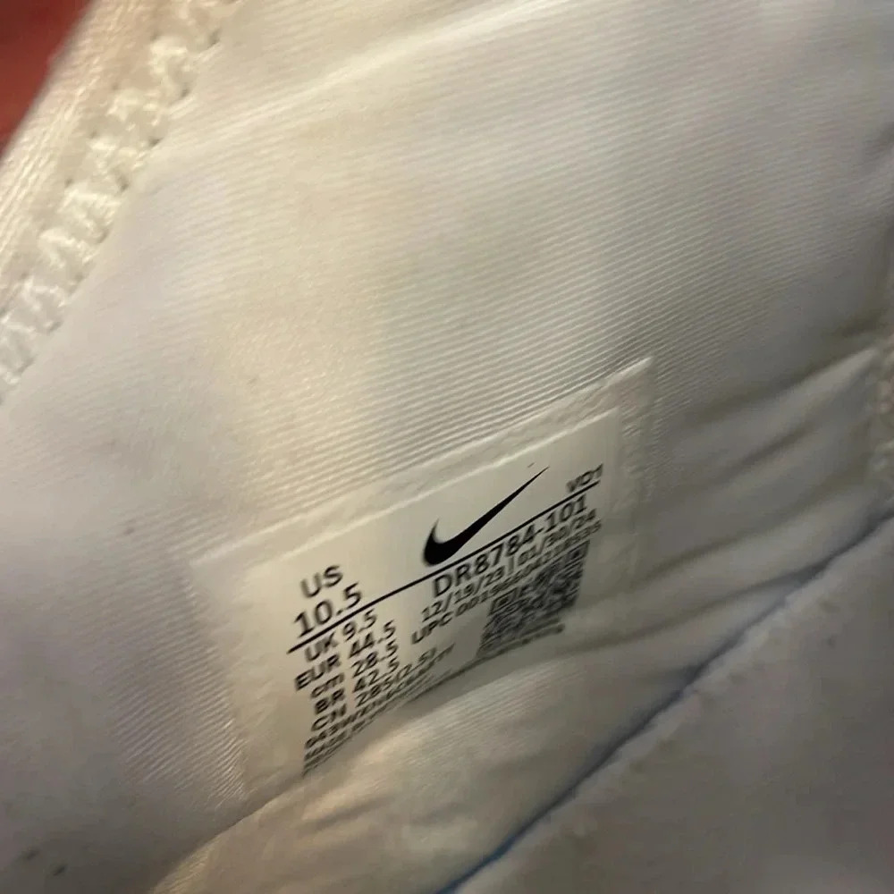 Lebron Air Zoom 10.5 - Picture 9 of 10